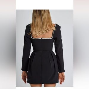 VIRAL ODD MUSE PEARL DRESS